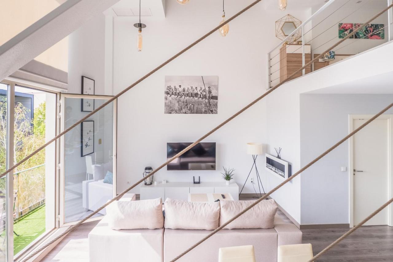 El Ventero Apartment - Elegante Apt Para 5 Con Terraza, Wi-Fi Y Aparcamiento En La Calle Camarma de Esteruelas Экстерьер фото