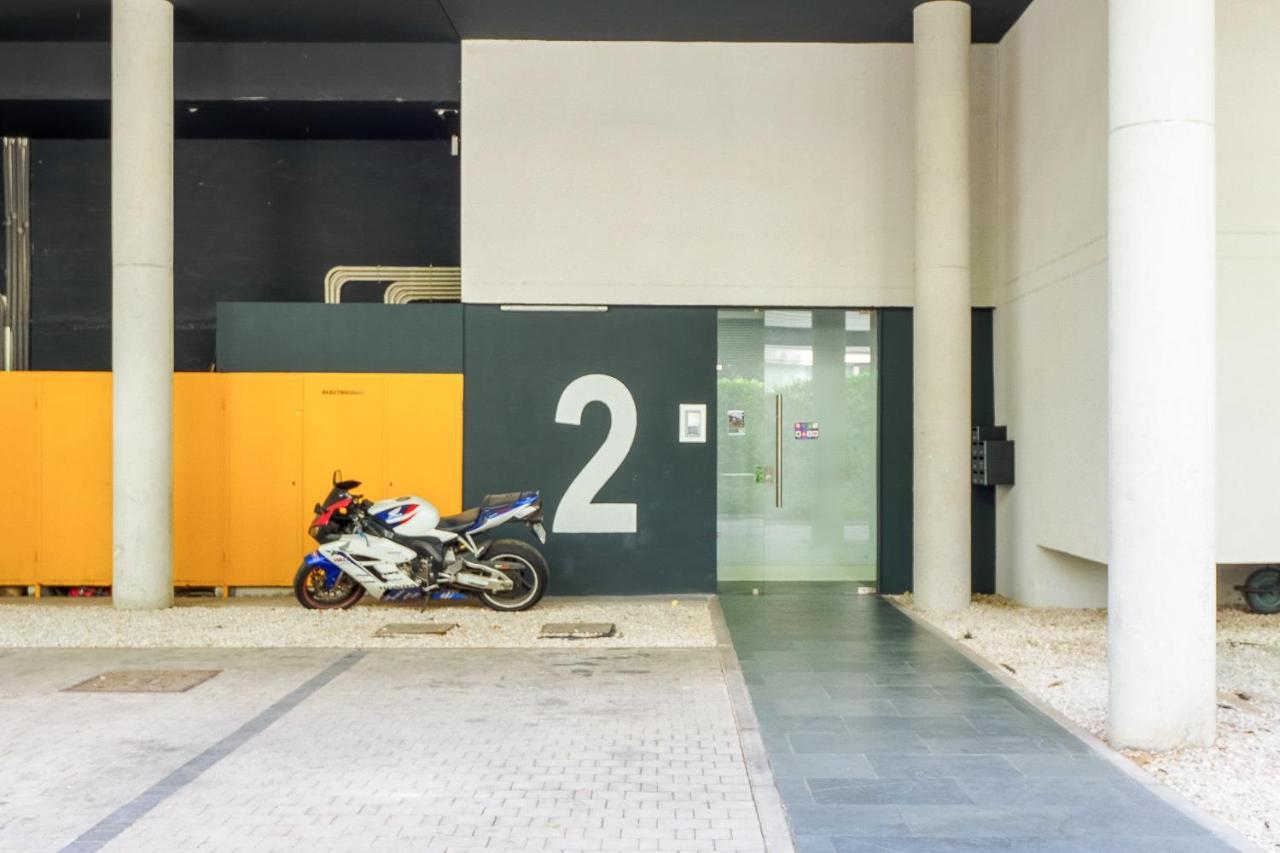 El Ventero Apartment - Elegante Apt Para 5 Con Terraza, Wi-Fi Y Aparcamiento En La Calle Camarma de Esteruelas Экстерьер фото