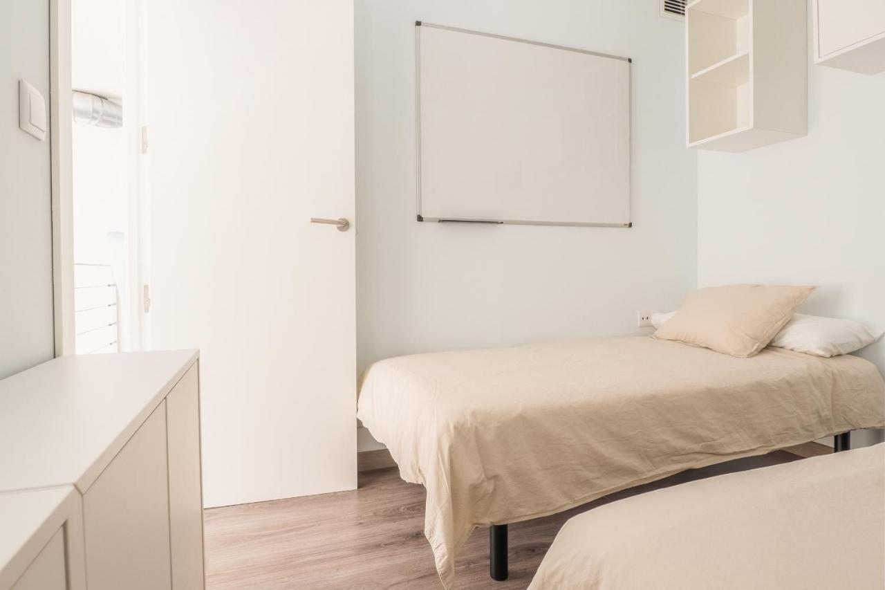 El Ventero Apartment - Elegante Apt Para 5 Con Terraza, Wi-Fi Y Aparcamiento En La Calle Camarma de Esteruelas Экстерьер фото